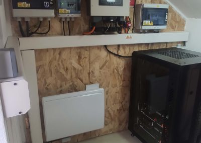 Installation d'un système de batterie lithium 10kWh sur un kit solaire